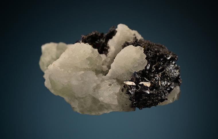 PROUSTITE on PYRARGYRITE with FLUORITE